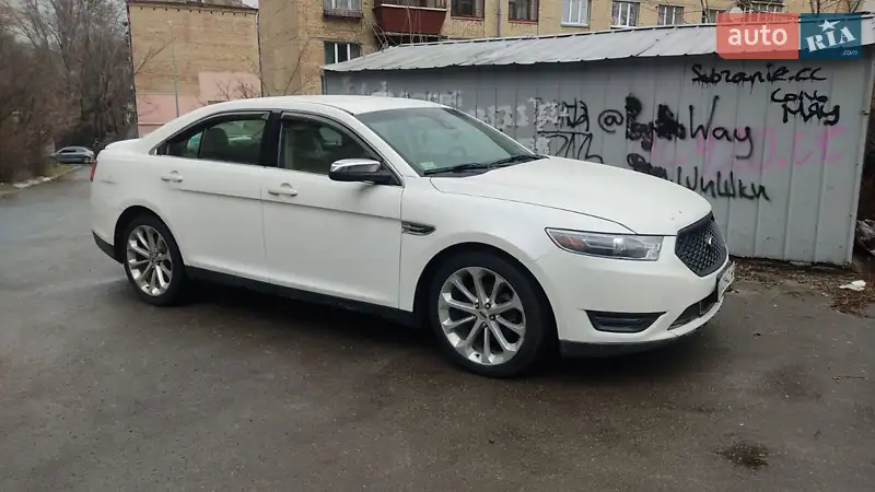 Ford Taurus, 2016