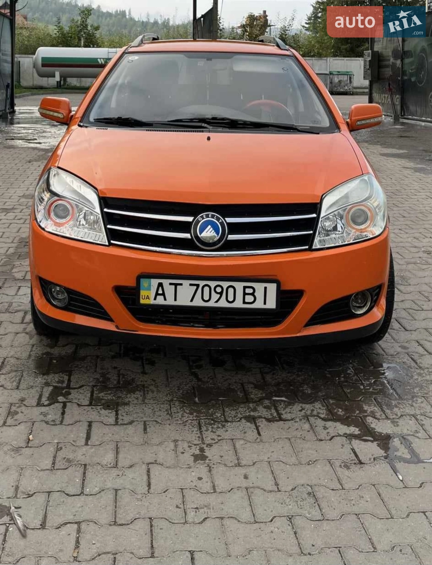 Geely MK Cross, 2013