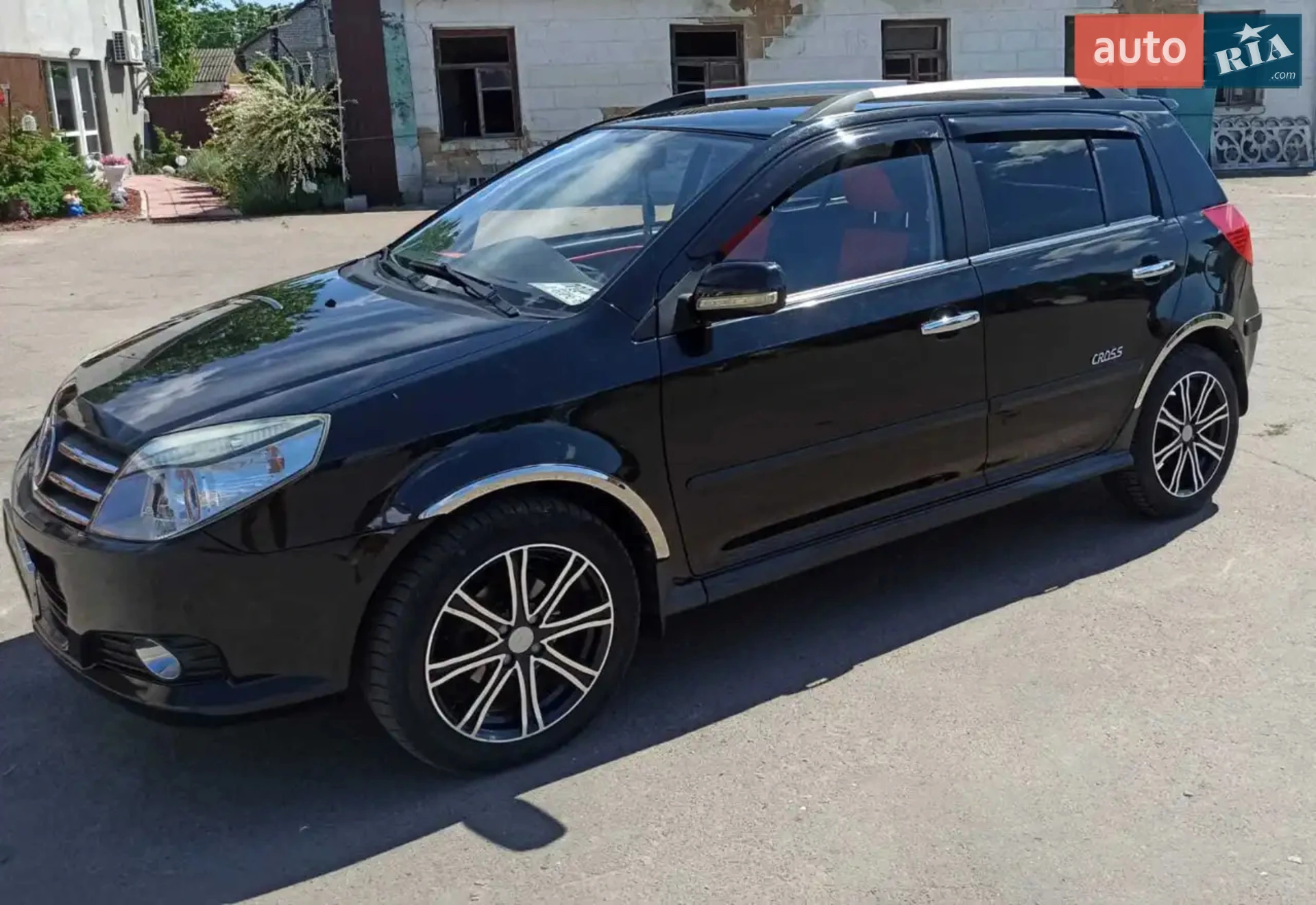 Geely MK Cross, 2013