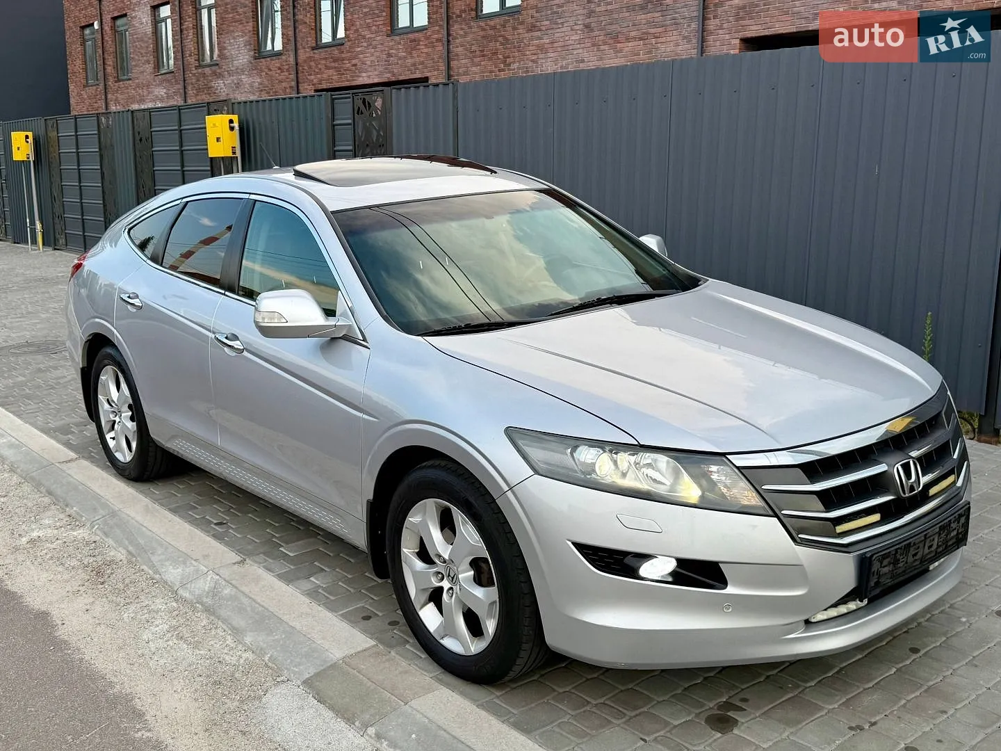 Honda Crosstour, 2011