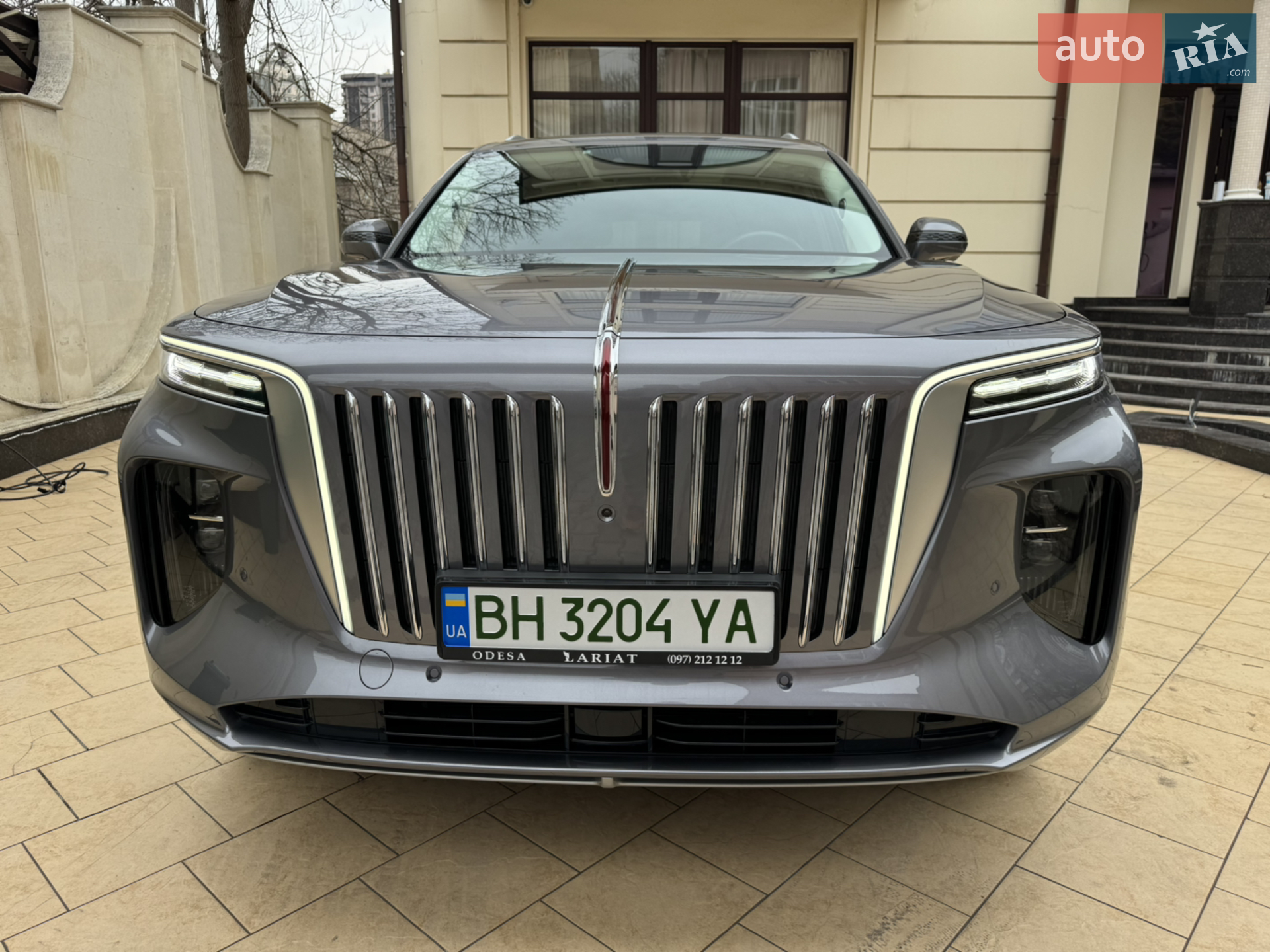 Hongqi E-HS9, 2021