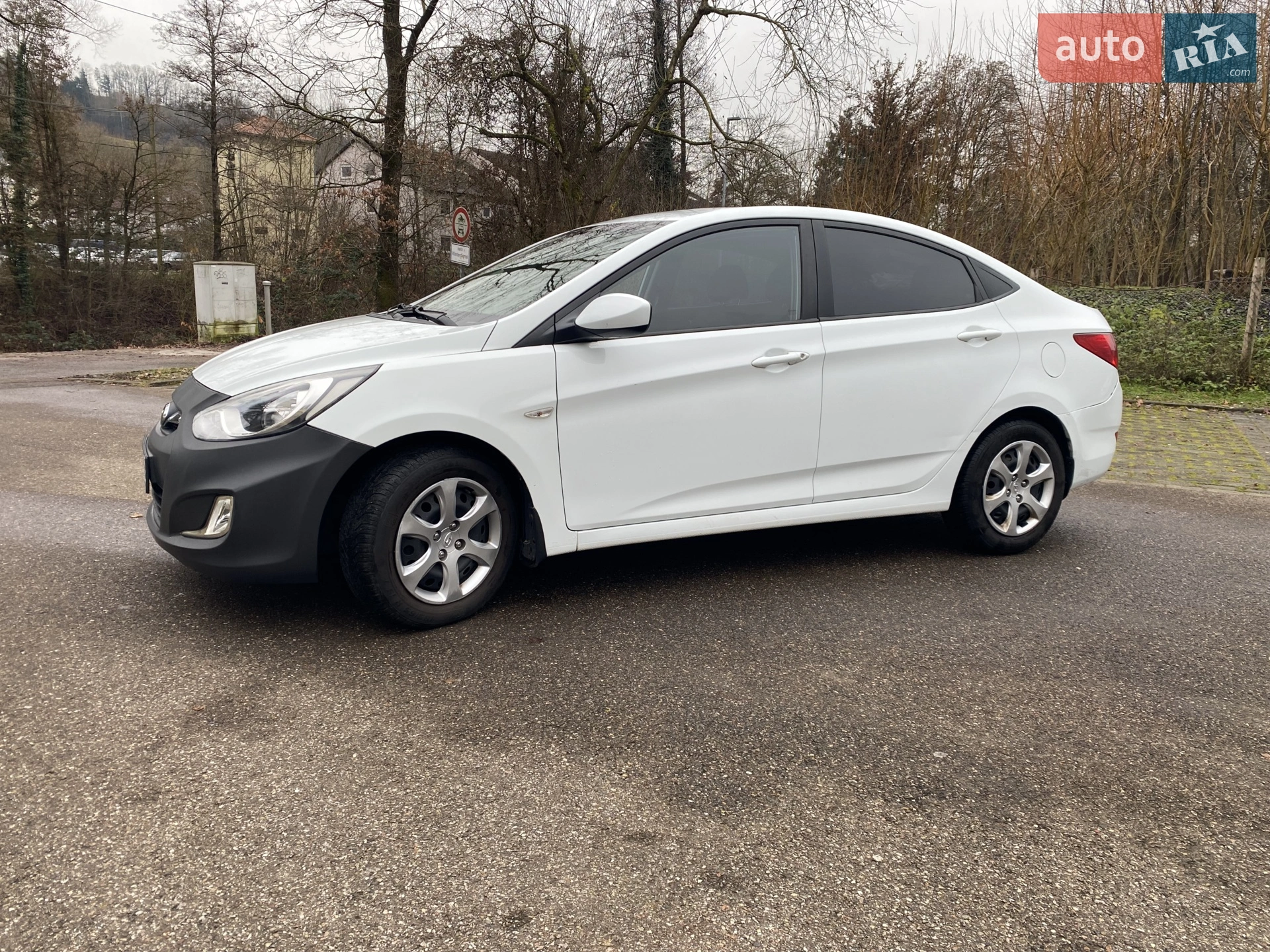 Hyundai Accent, 2011