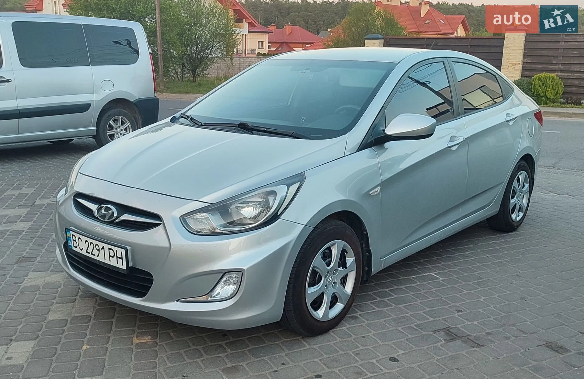 Hyundai Accent, 2011