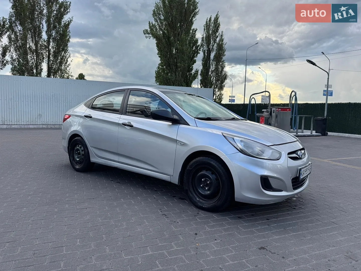 Hyundai Accent, 2011