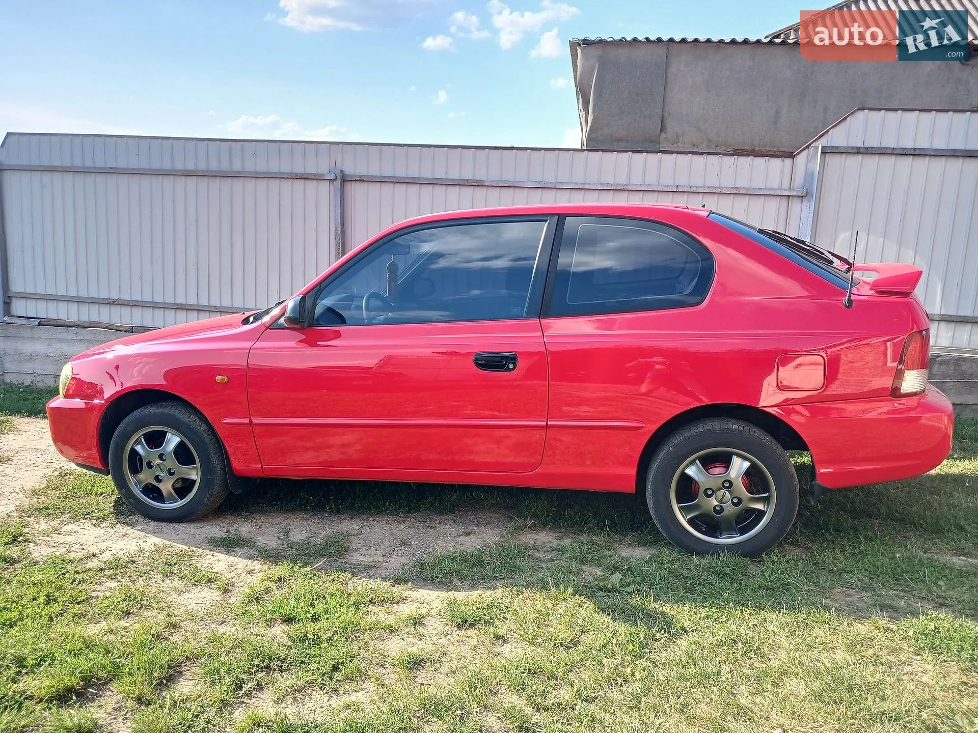 Hyundai Accent, 2001
