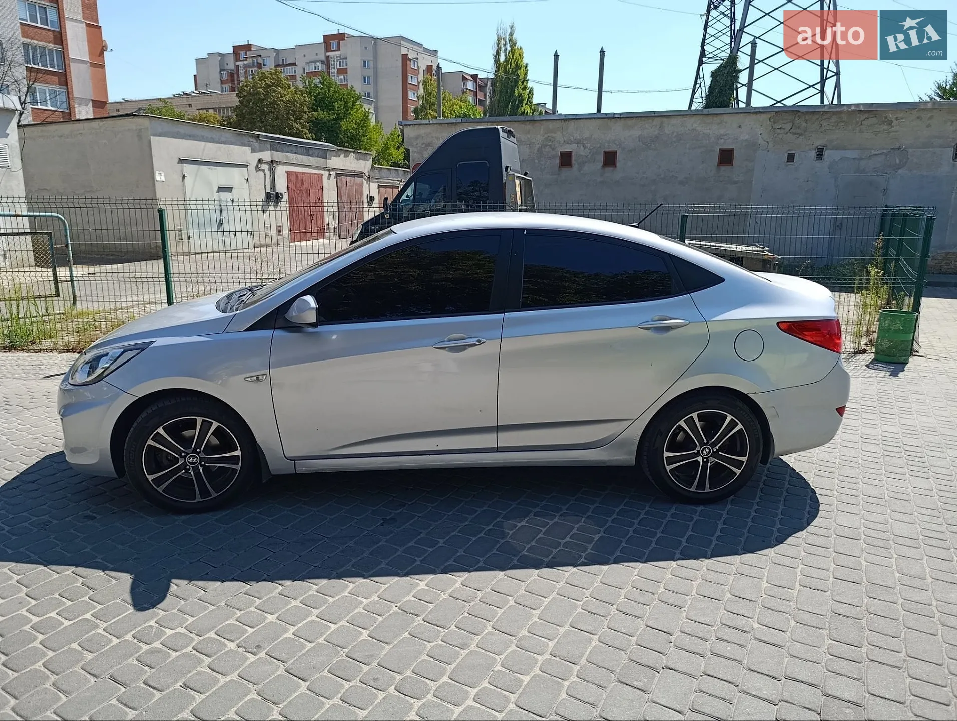 Hyundai Accent, 2011