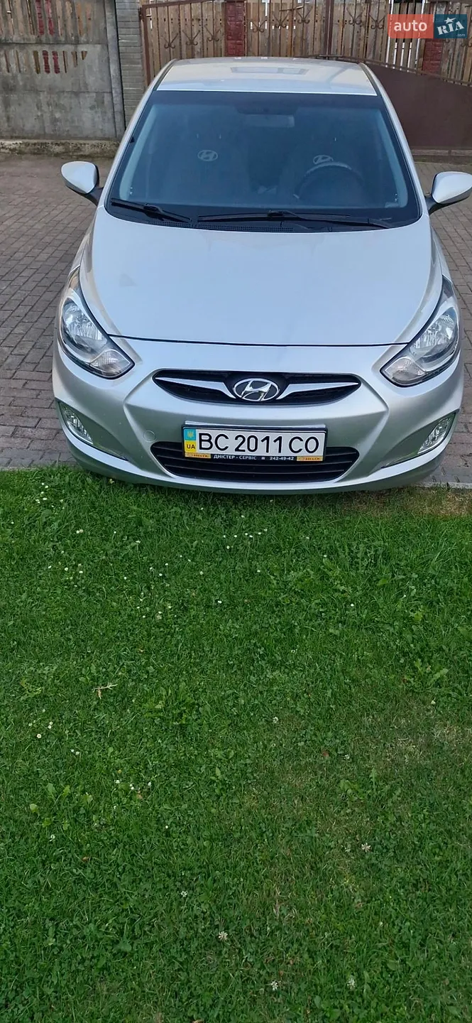 Hyundai Accent, 2011