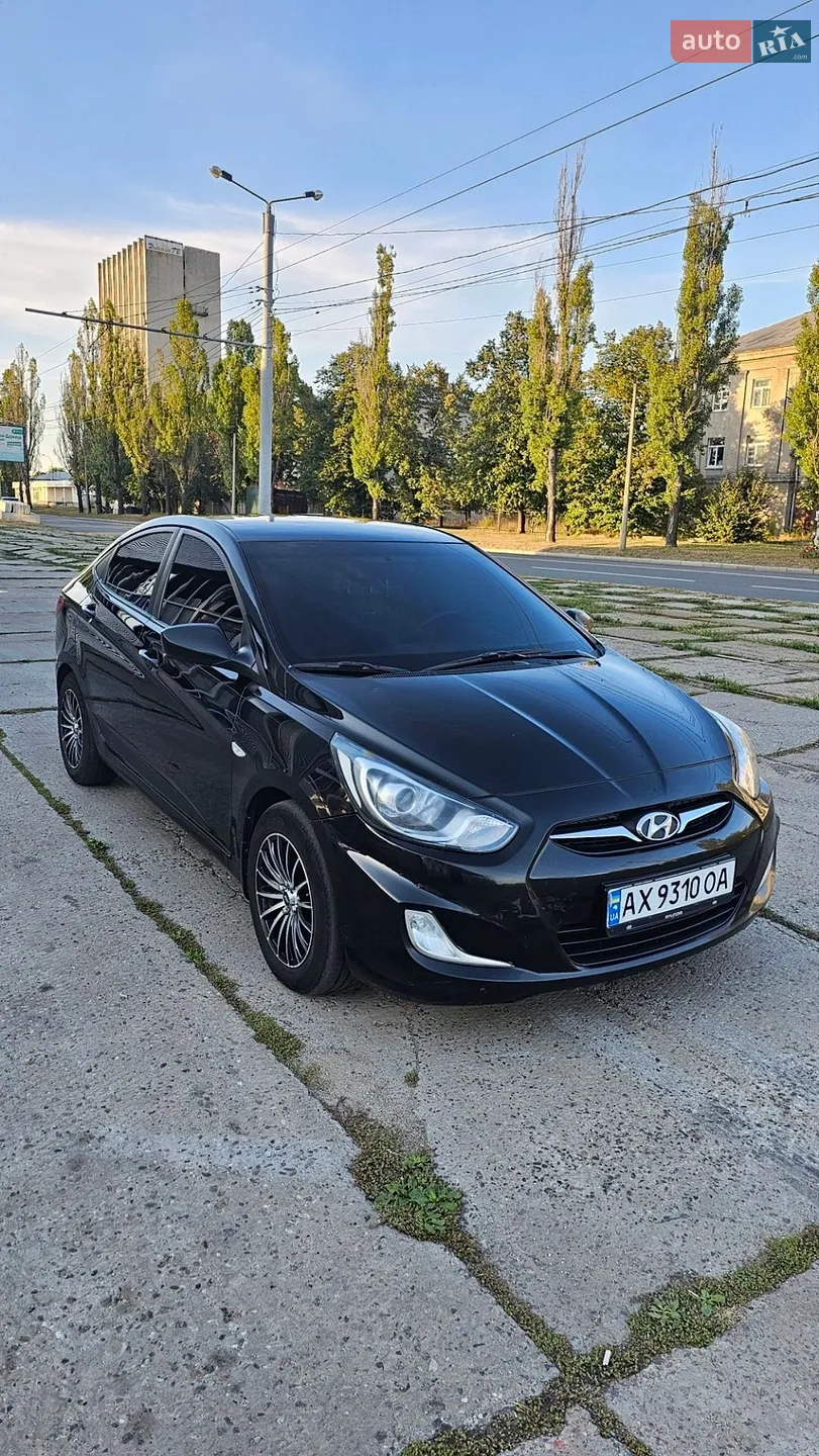 Hyundai Accent, 2012