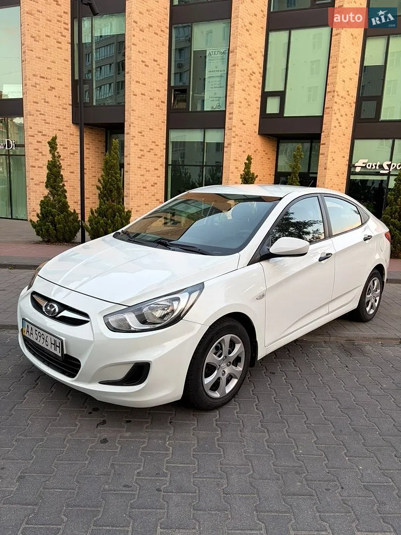 Hyundai Accent, 2012