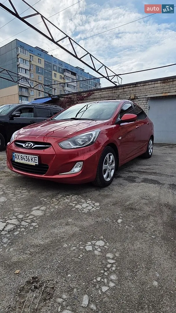 Hyundai Accent, 2012