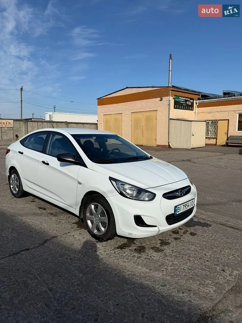 Hyundai Accent, 2013