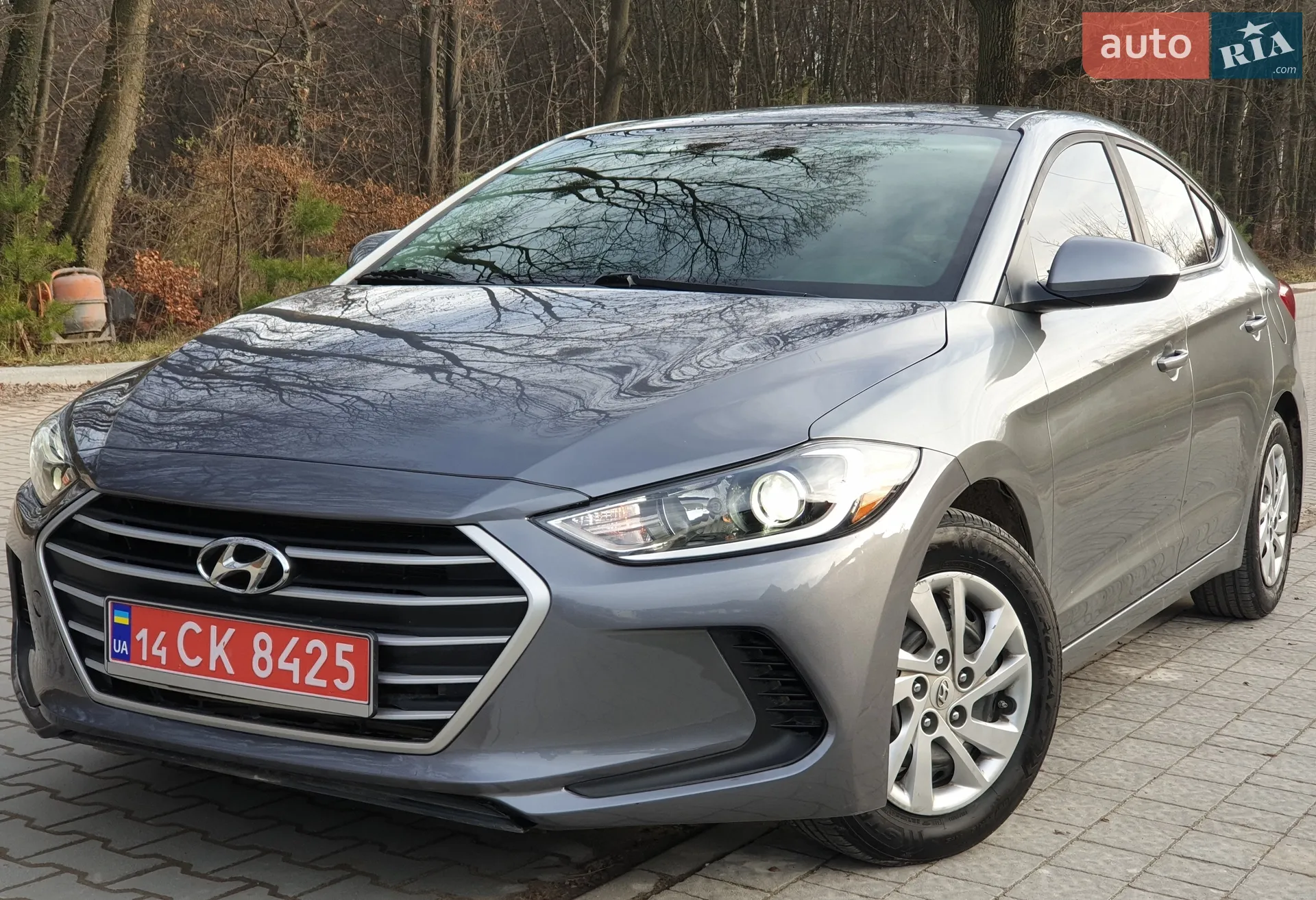 Hyundai Elantra 2018 — 1