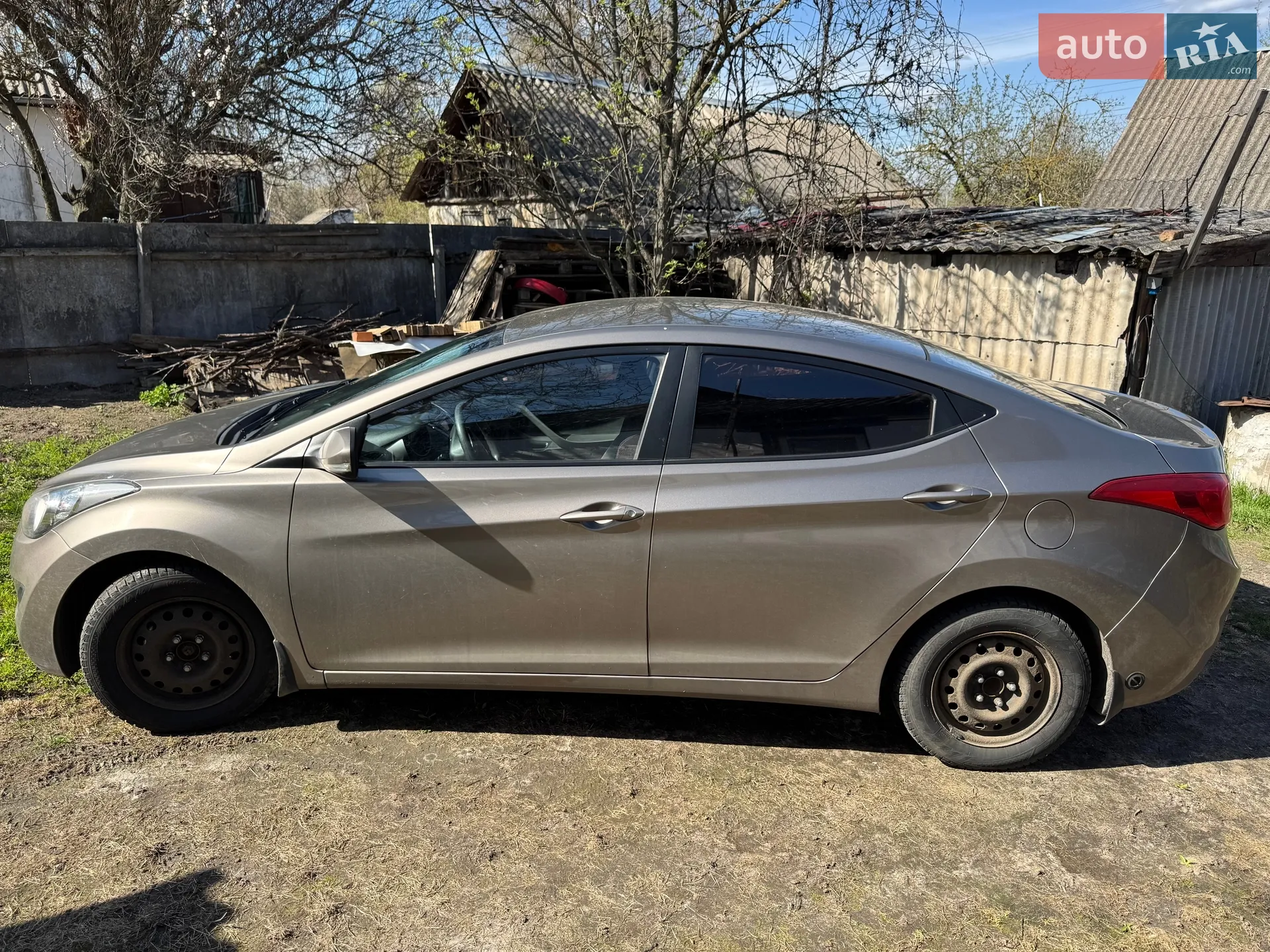 Hyundai Elantra, 2011