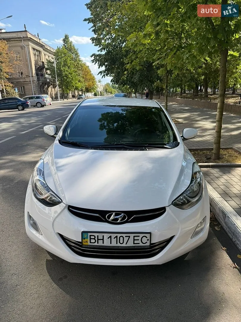 Hyundai Elantra, 2012