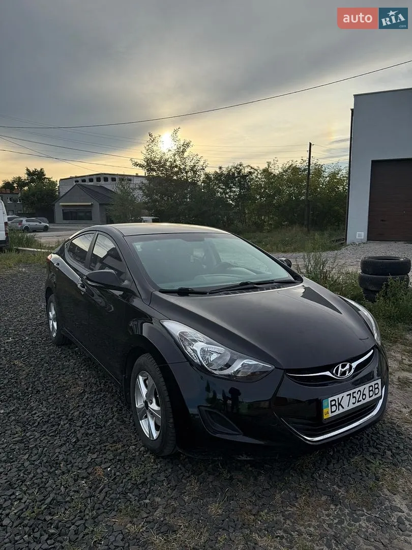 Hyundai Elantra, 2011