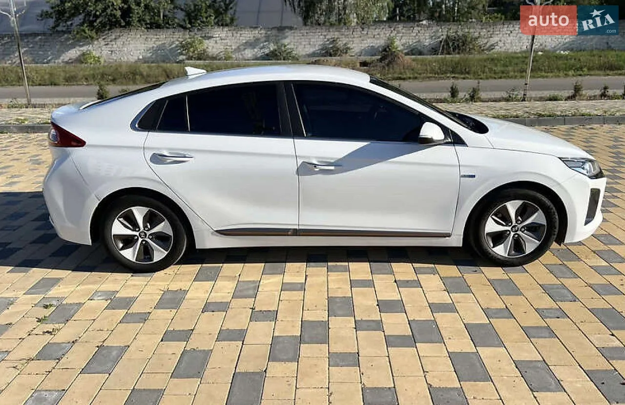 Hyundai Ioniq, 2017