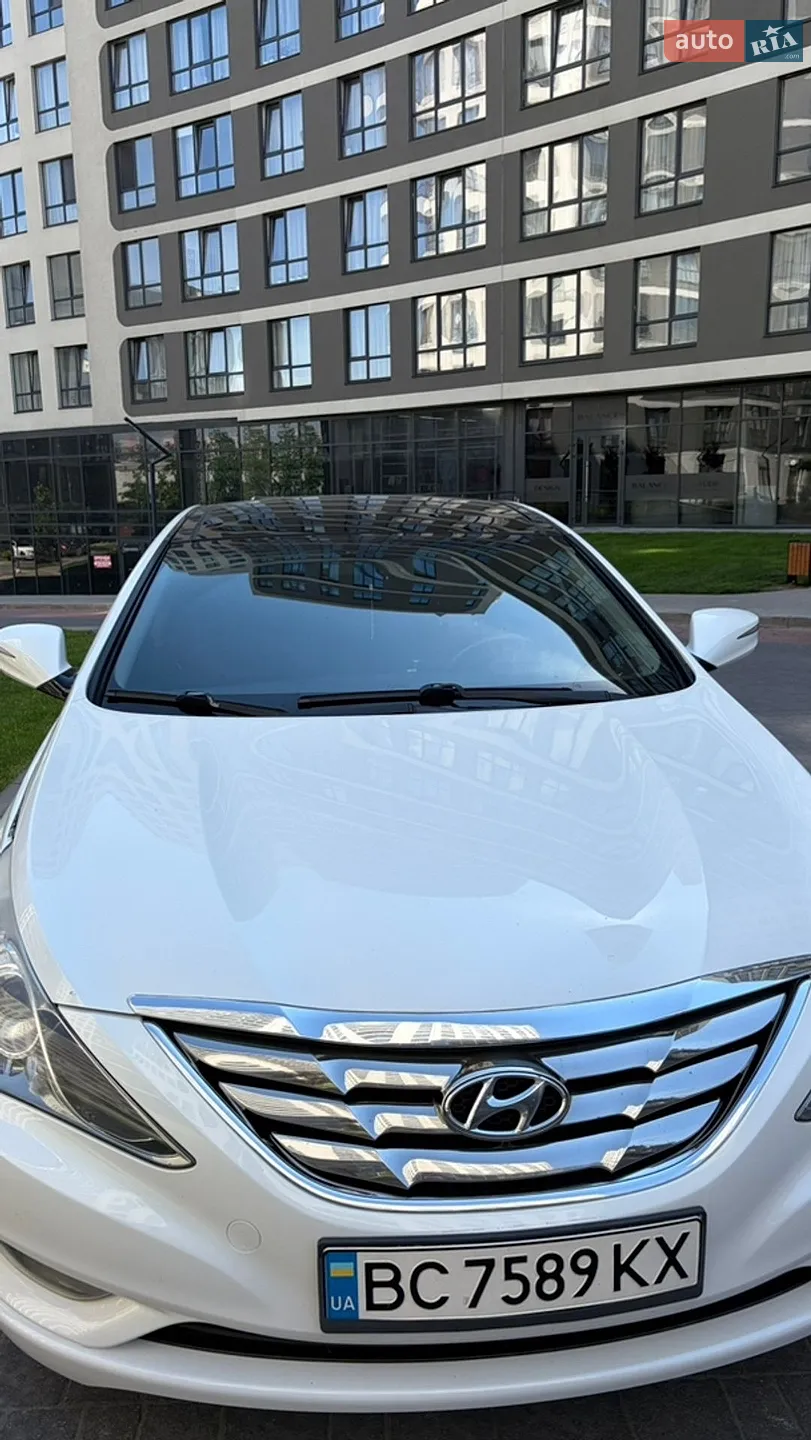 Hyundai Sonata, 2011