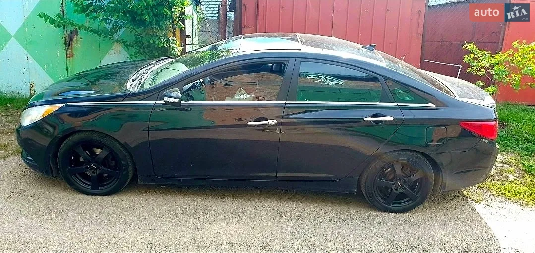 Hyundai Sonata, 2011