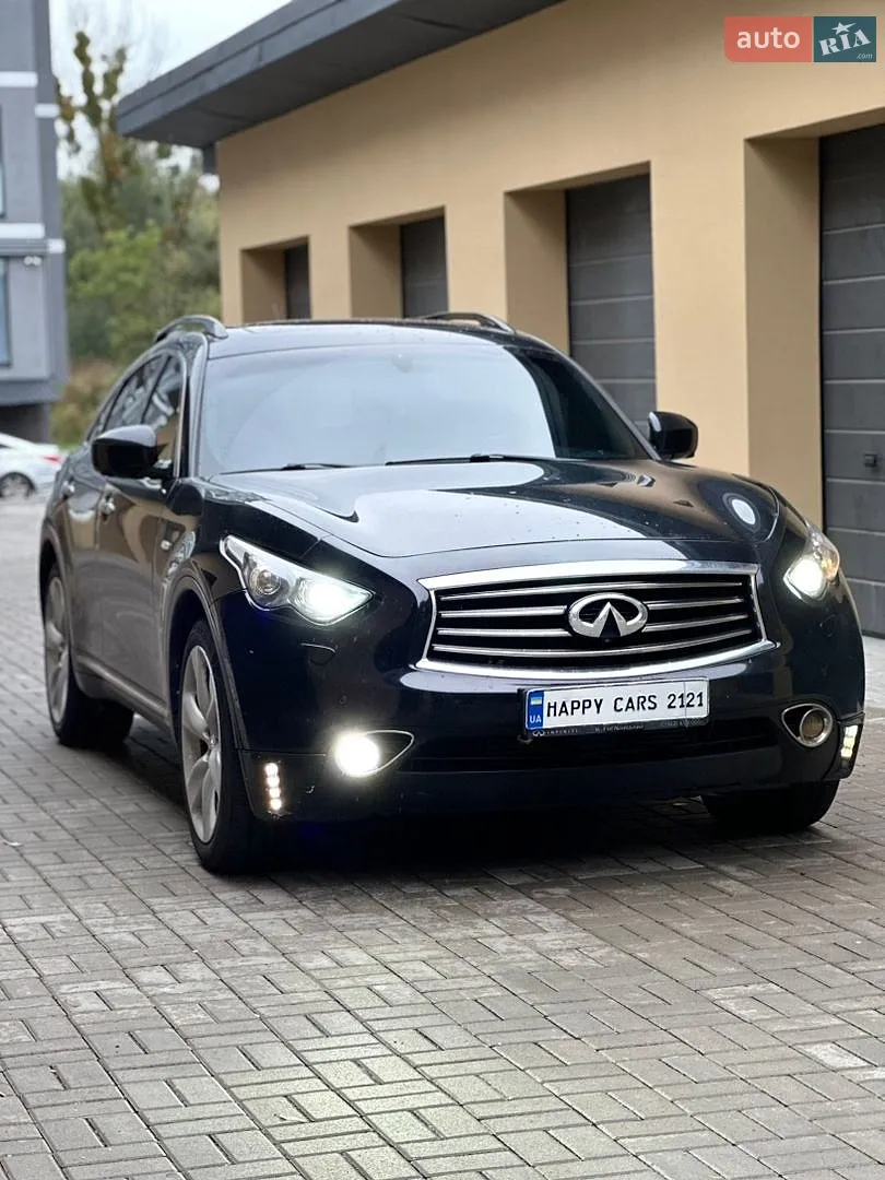 Infiniti FX 30, 2011