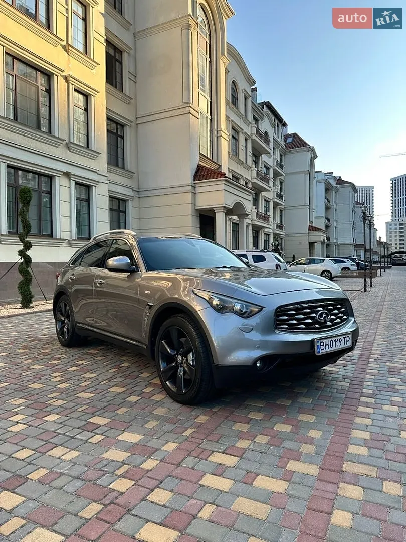 Infiniti FX 30, 2011
