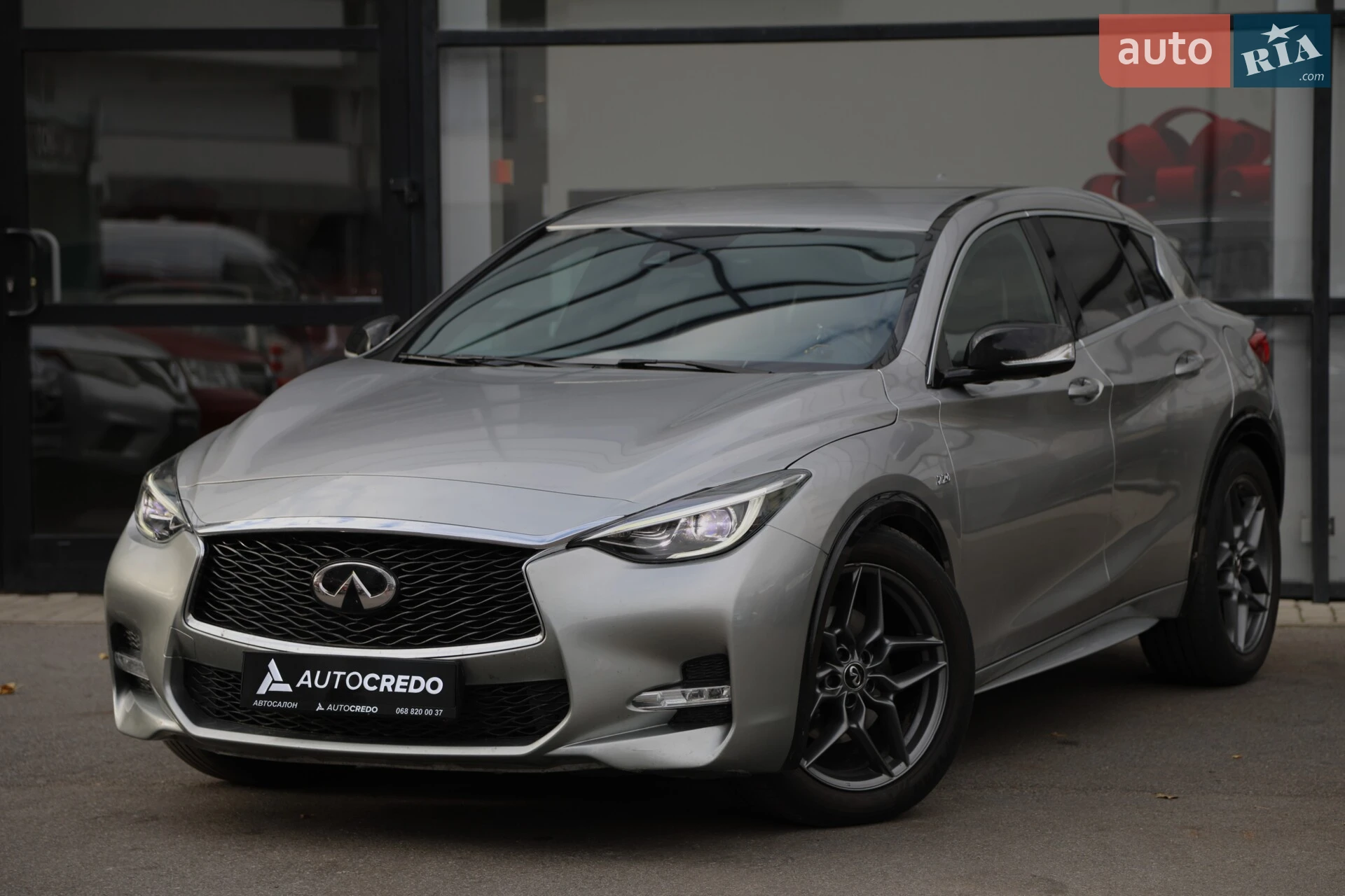 Infiniti Q30, 2016