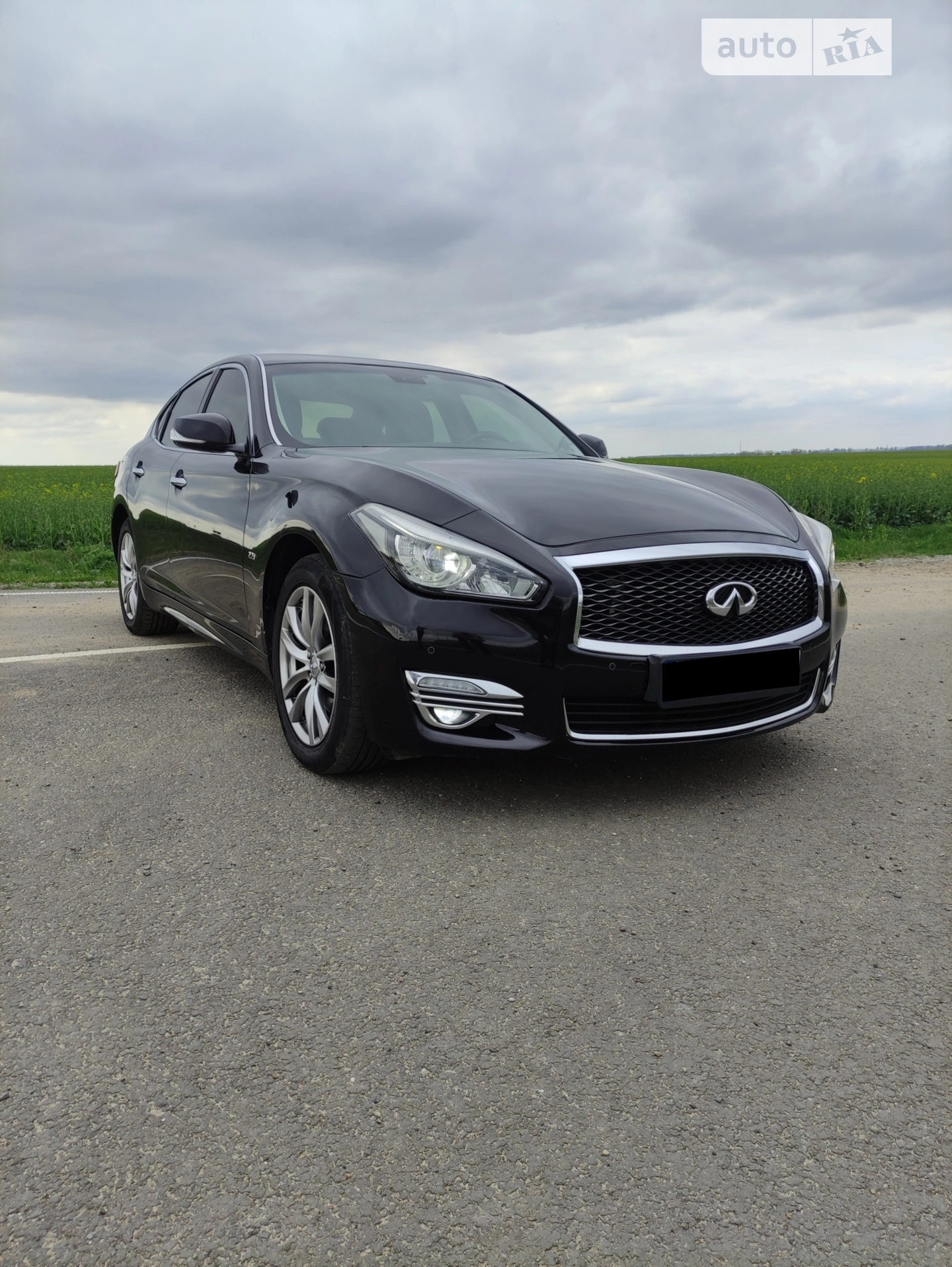 Infiniti Q70, 2015