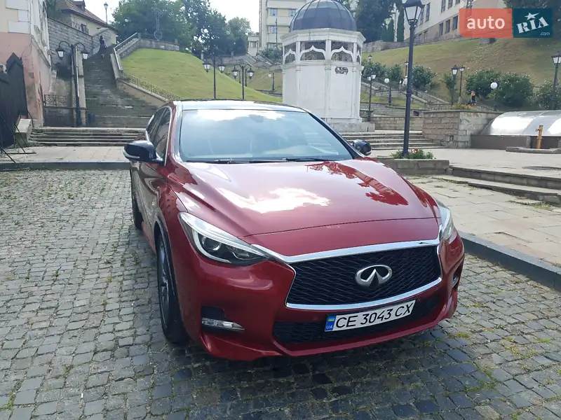 Infiniti QX30, 2016