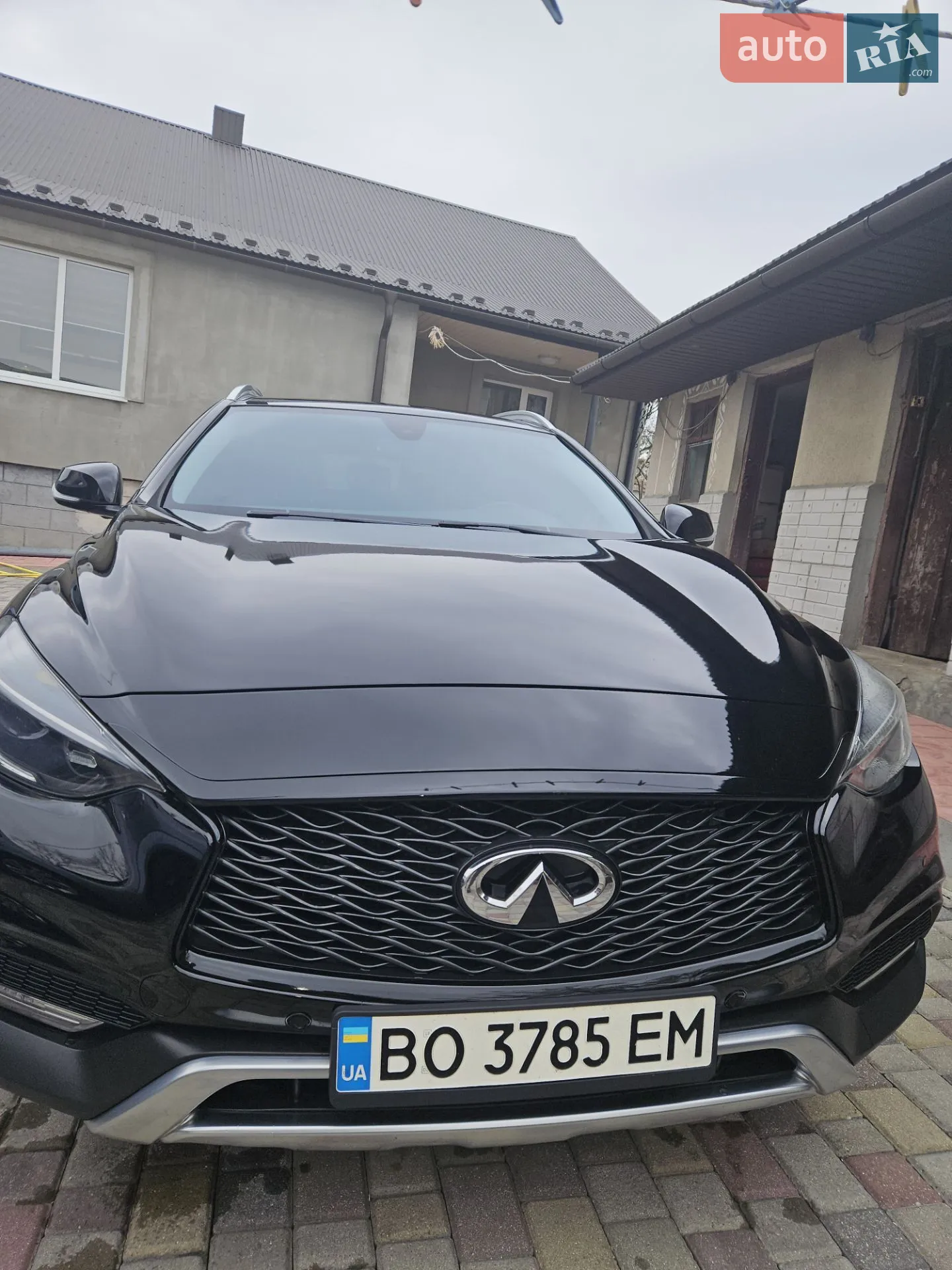 Infiniti QX30, 2016