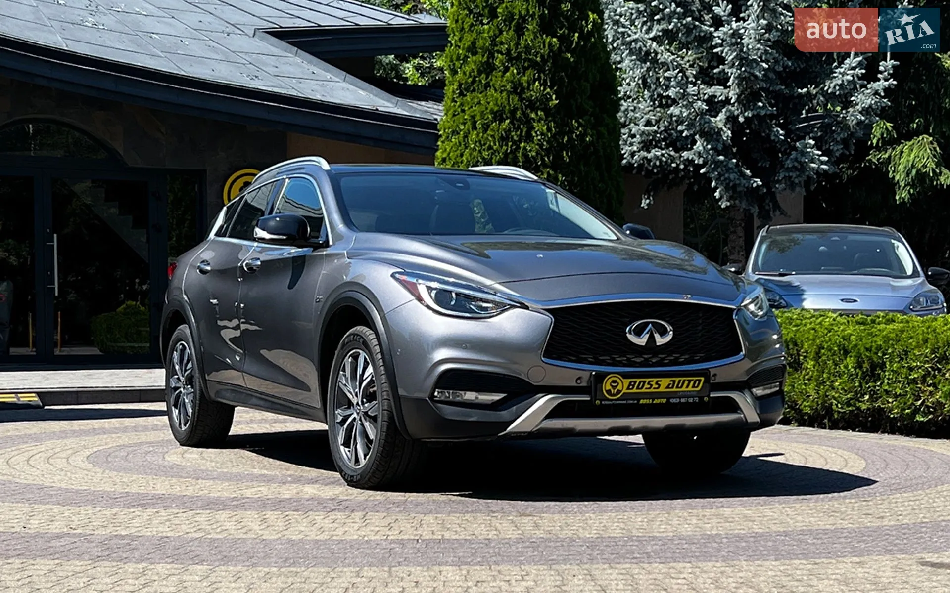 Infiniti QX30, 2016