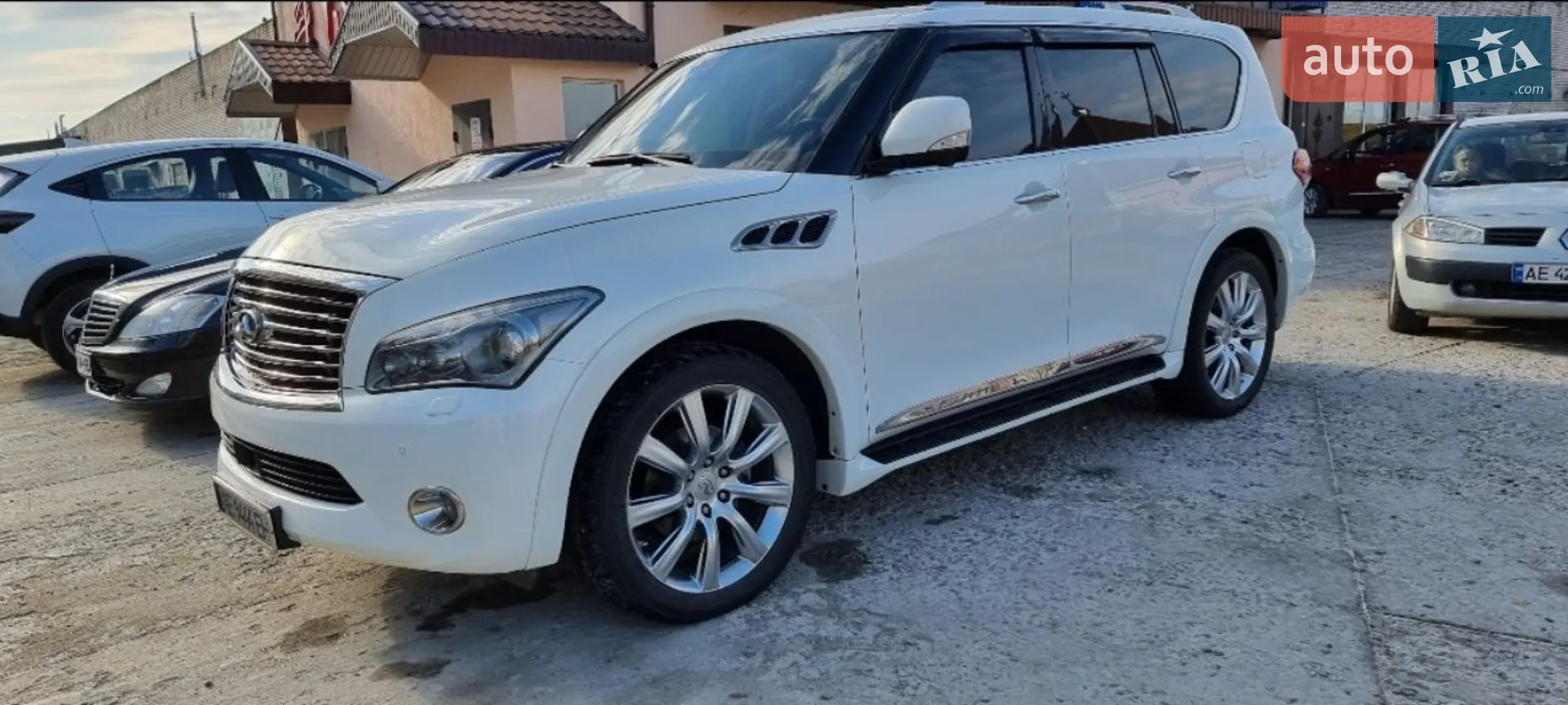 Infiniti QX56, 2011