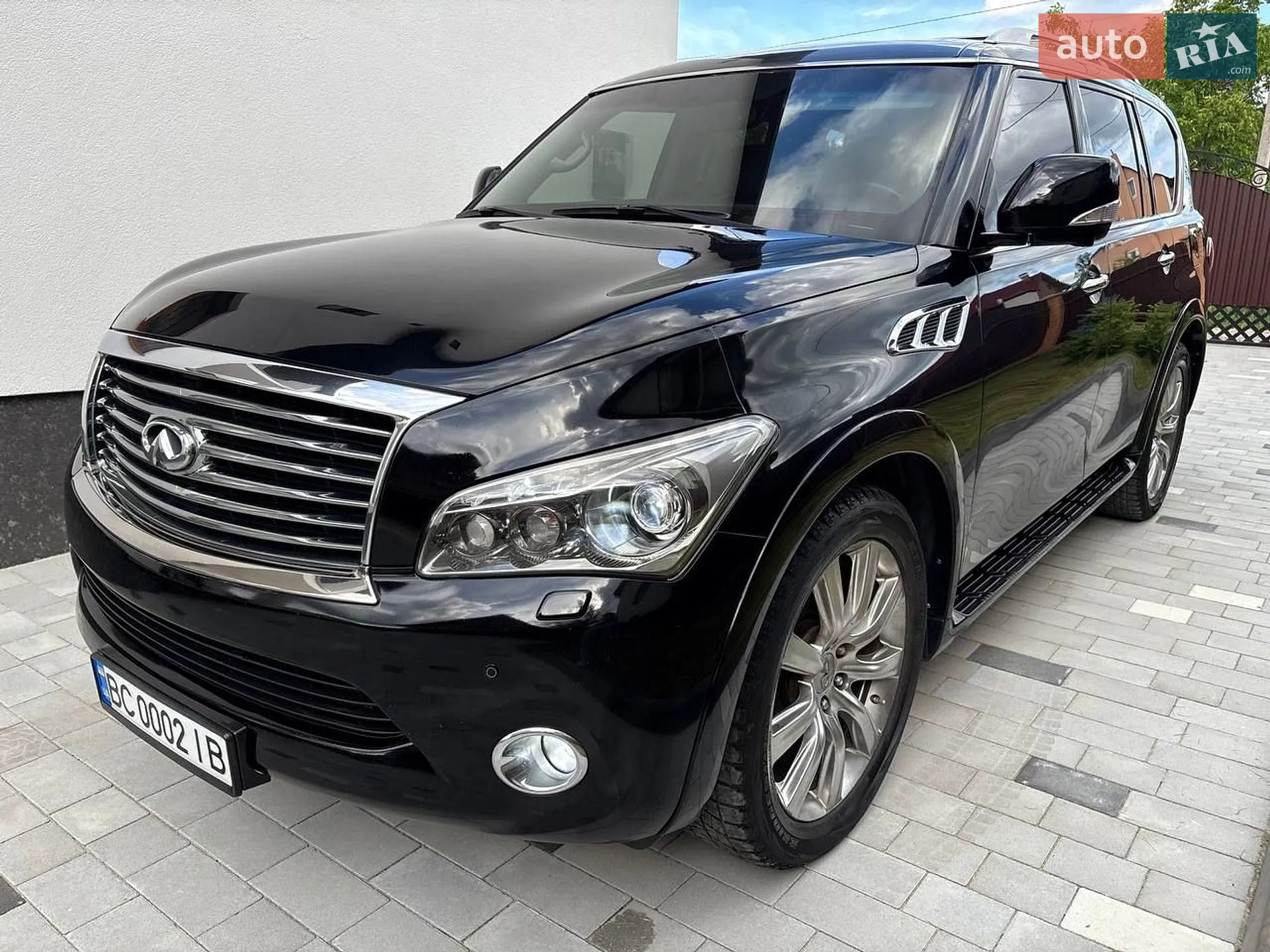 Infiniti QX56, 2010