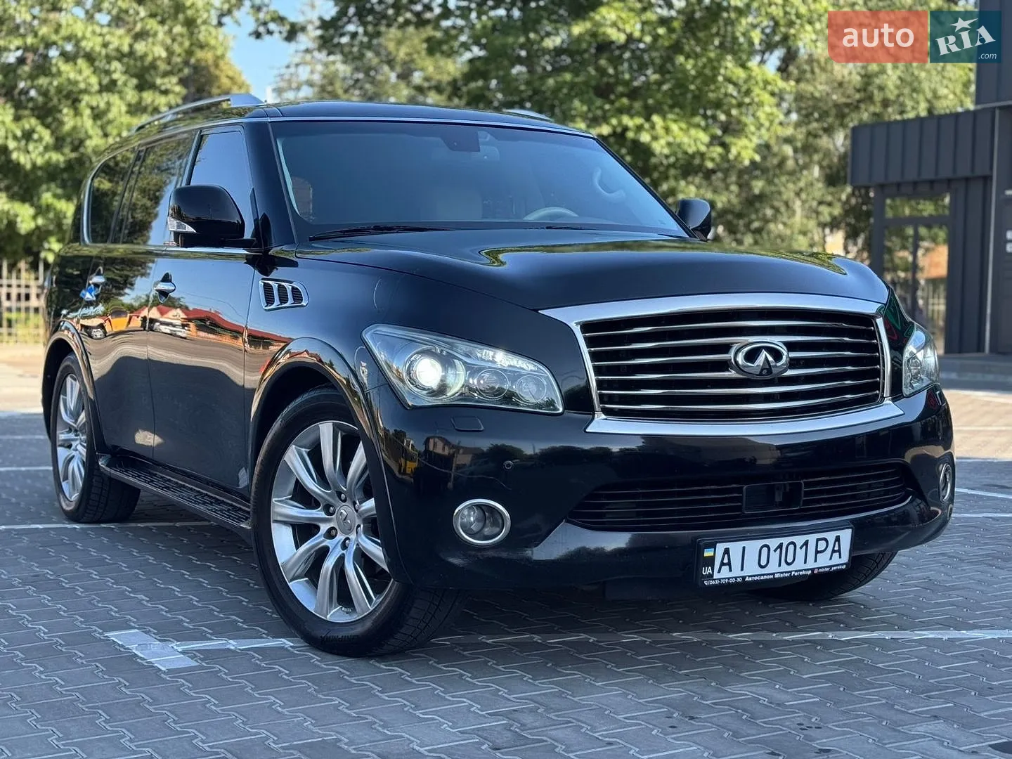 Infiniti QX56, 2010