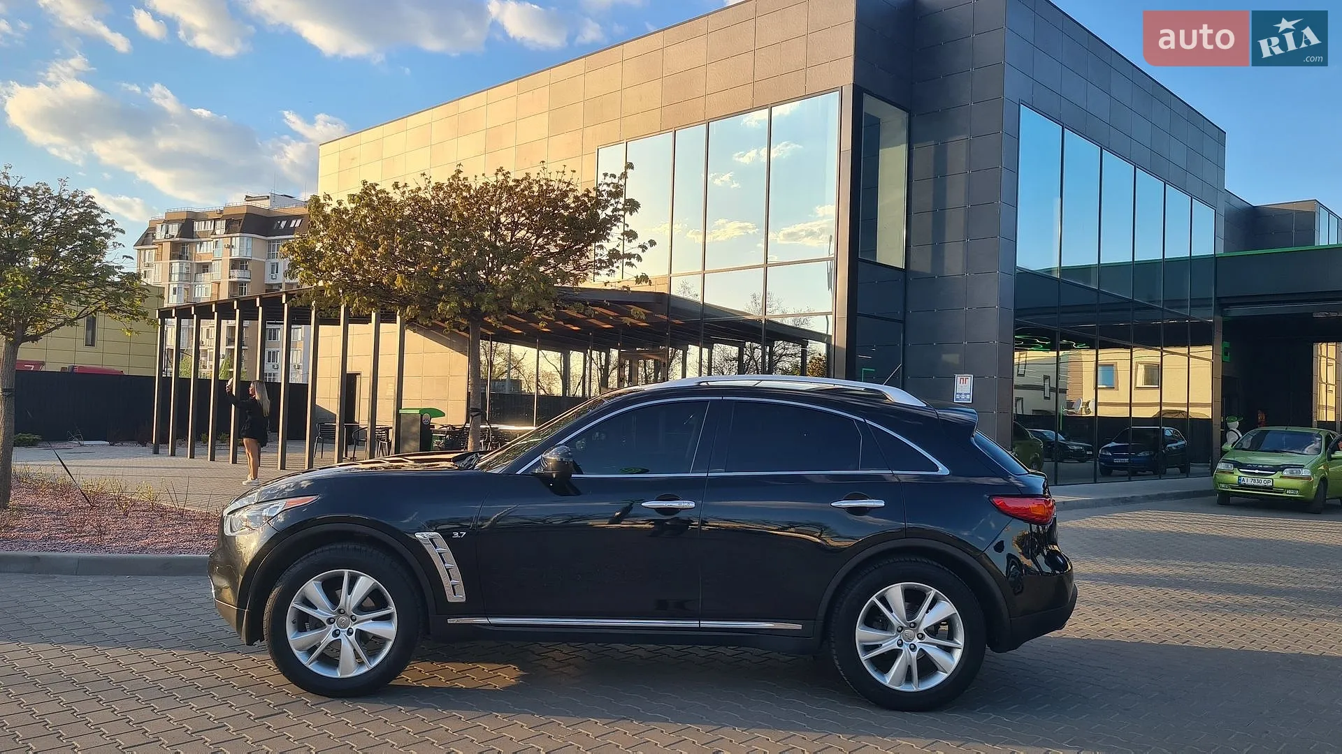 Infiniti QX70, 2014