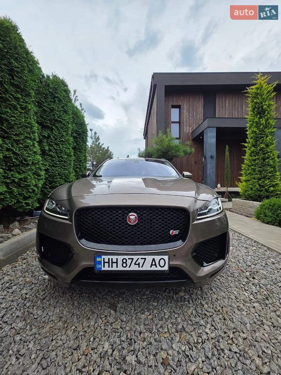 Jaguar F-Pace, 2016