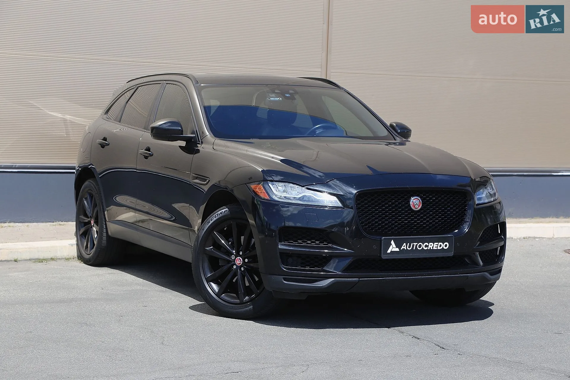 Jaguar F-Pace, 2016