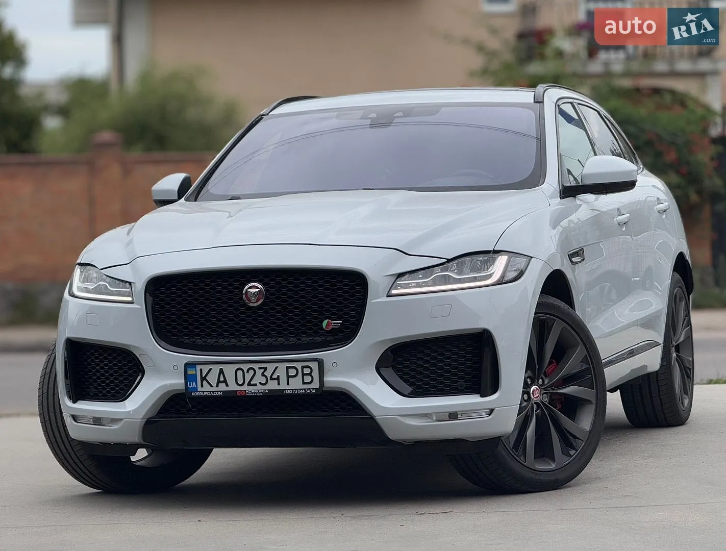 Jaguar F-Pace, 2016