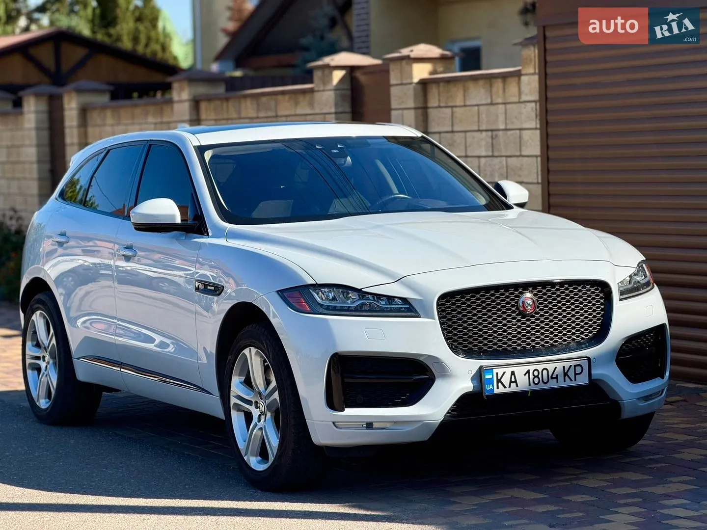Jaguar F-Pace, 2016
