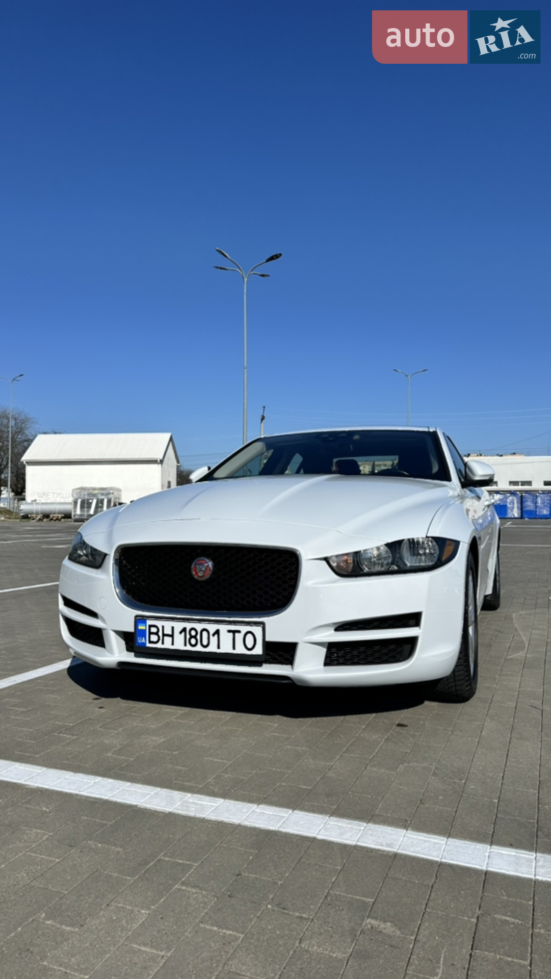Jaguar XE, 2016