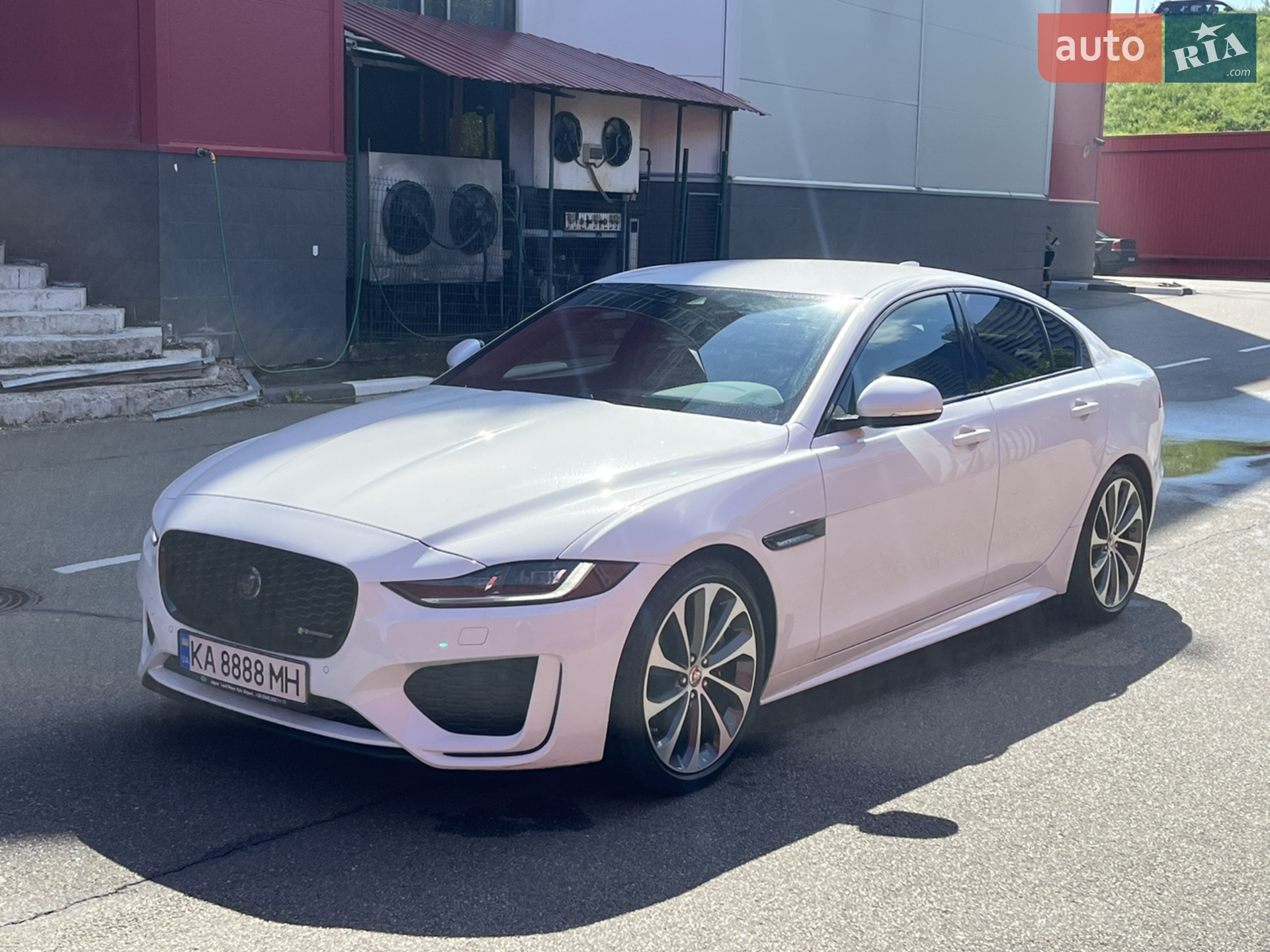 Jaguar XE, 2020