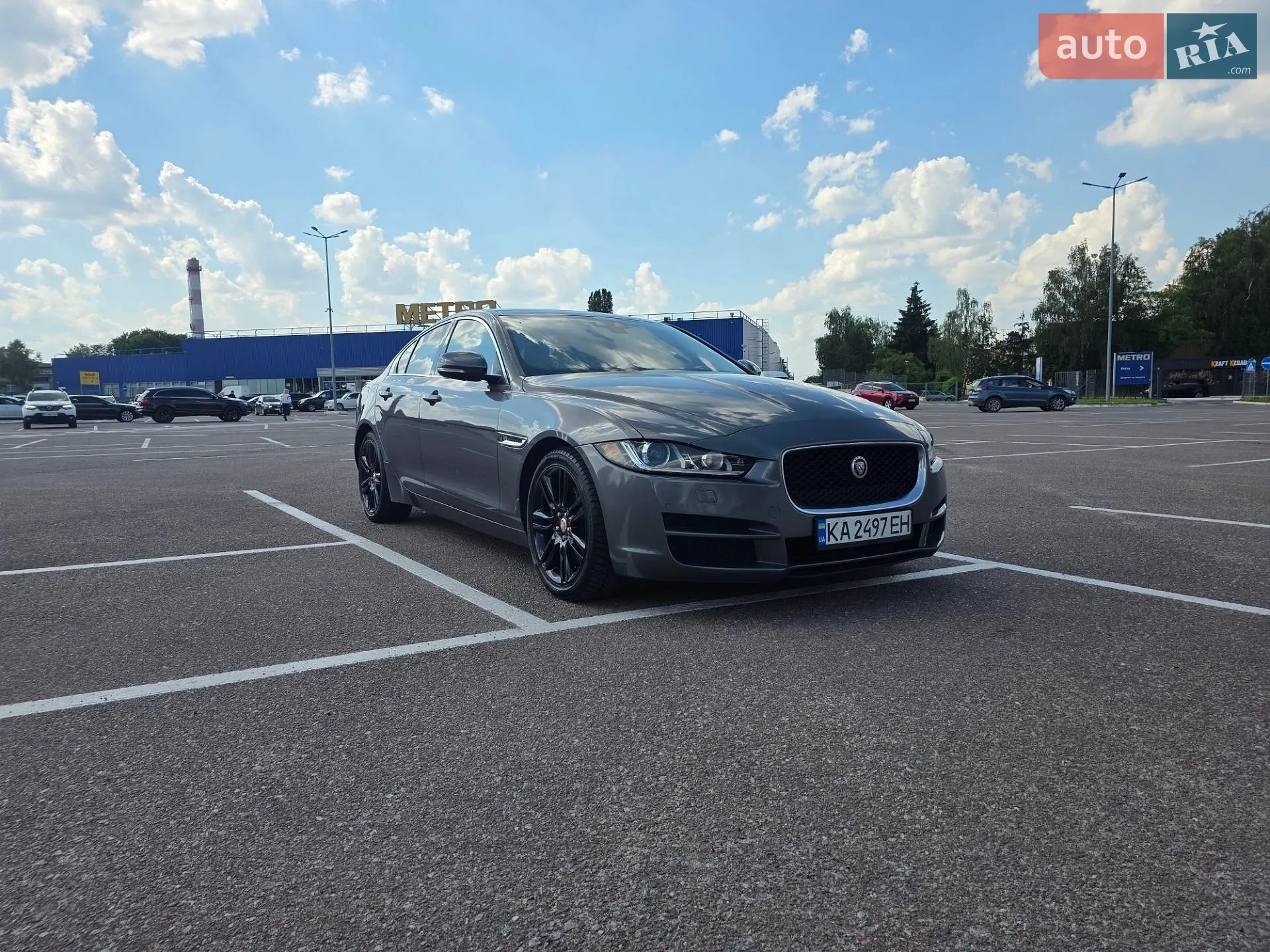 Jaguar XE, 2017