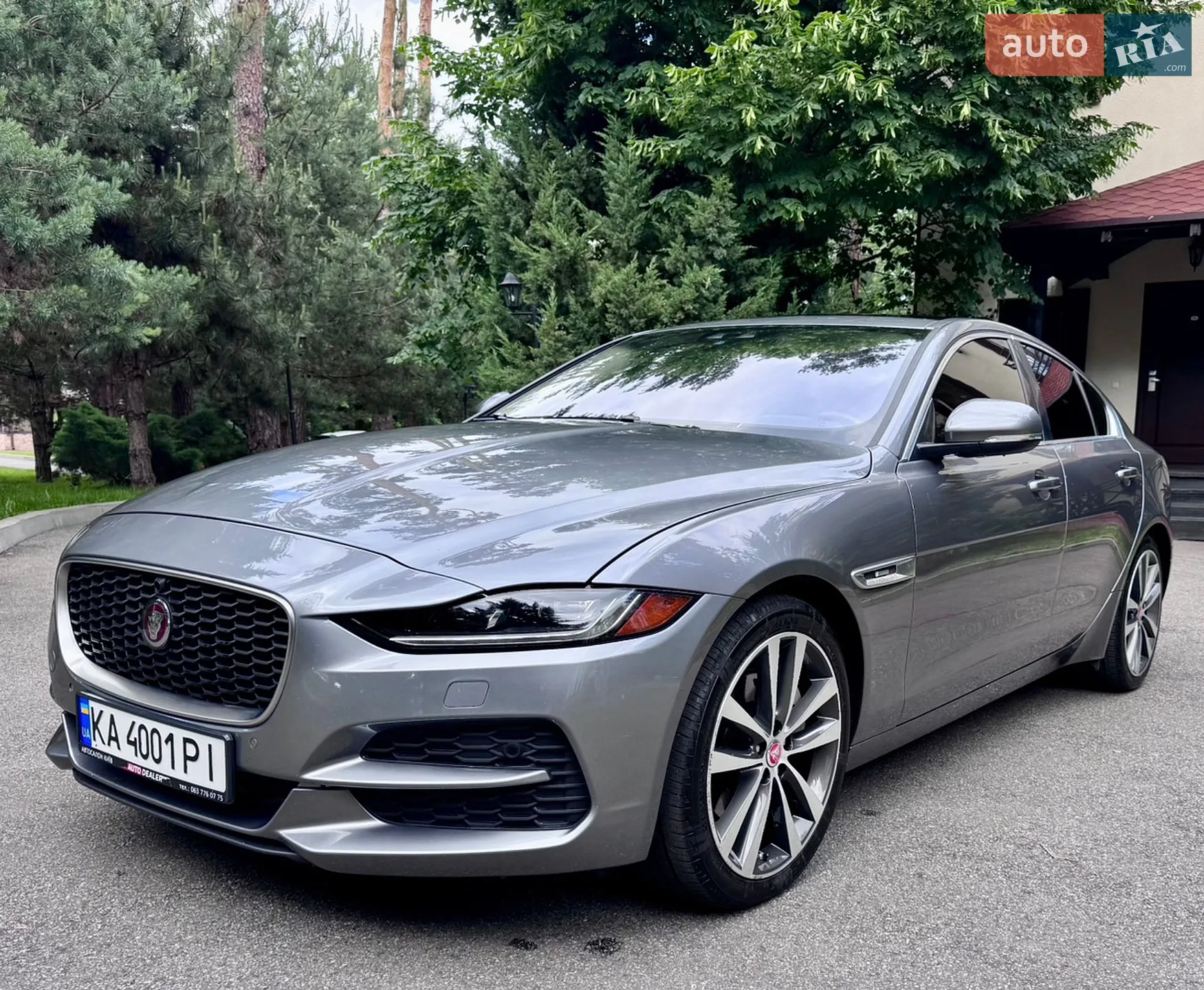 Jaguar XE, 2020