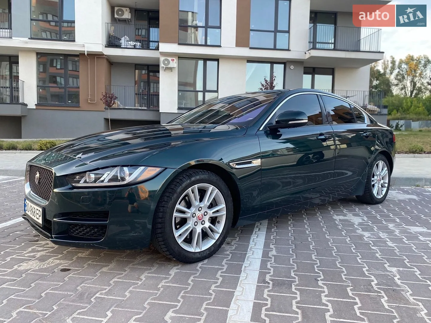 Jaguar XE, 2016