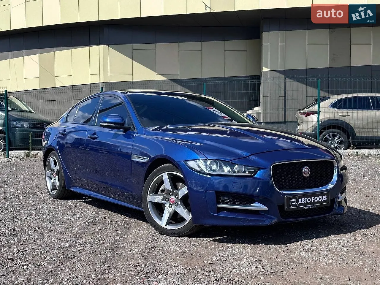 Jaguar XE, 2015