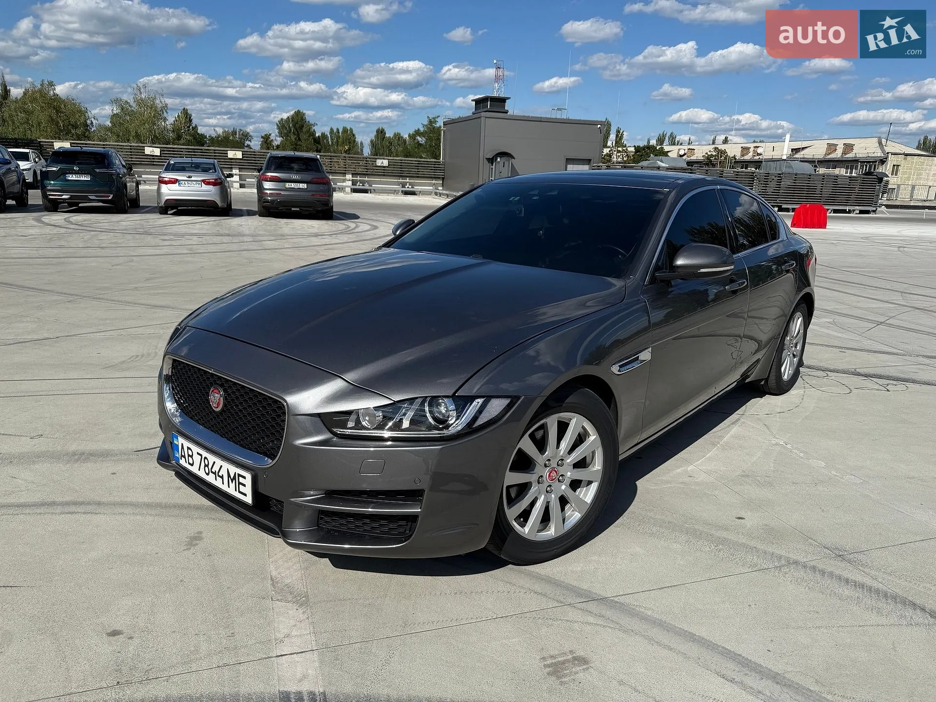 Jaguar XE, 2015