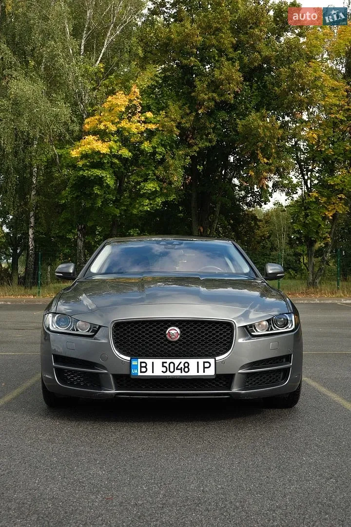 Jaguar XE, 2016