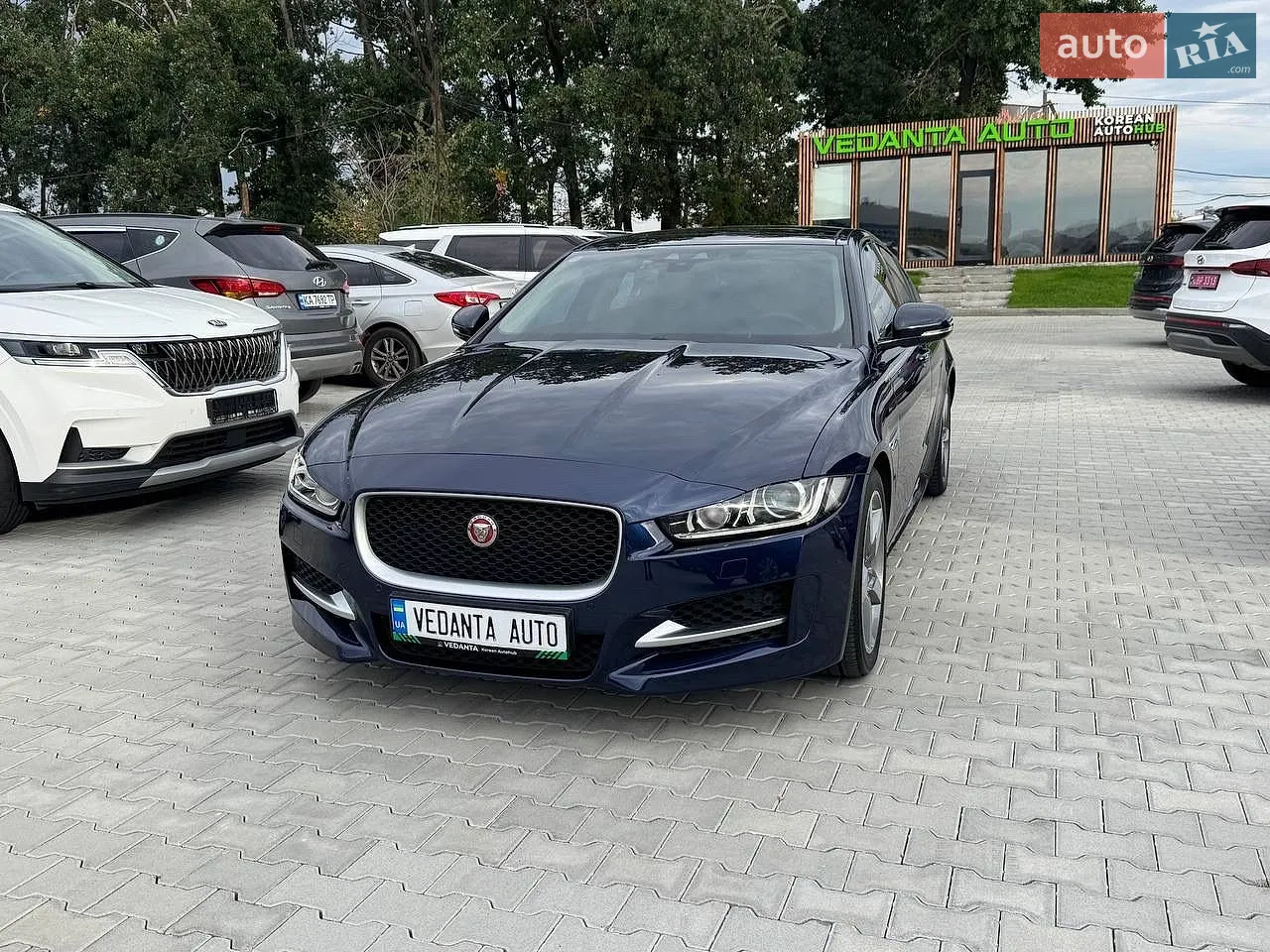 Jaguar XE, 2016