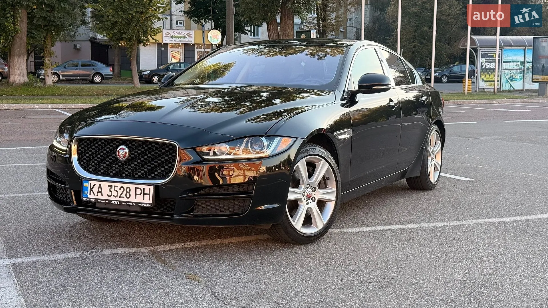 Jaguar XE, 2016