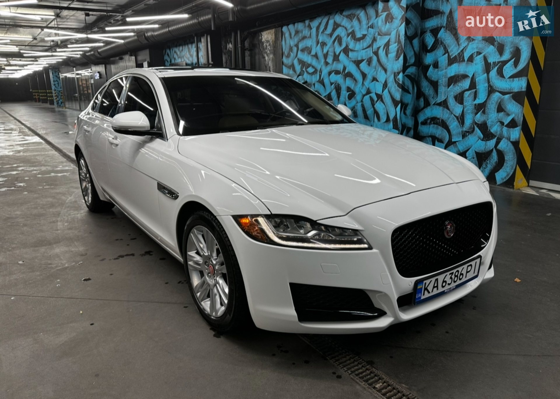 Jaguar XF, 2017