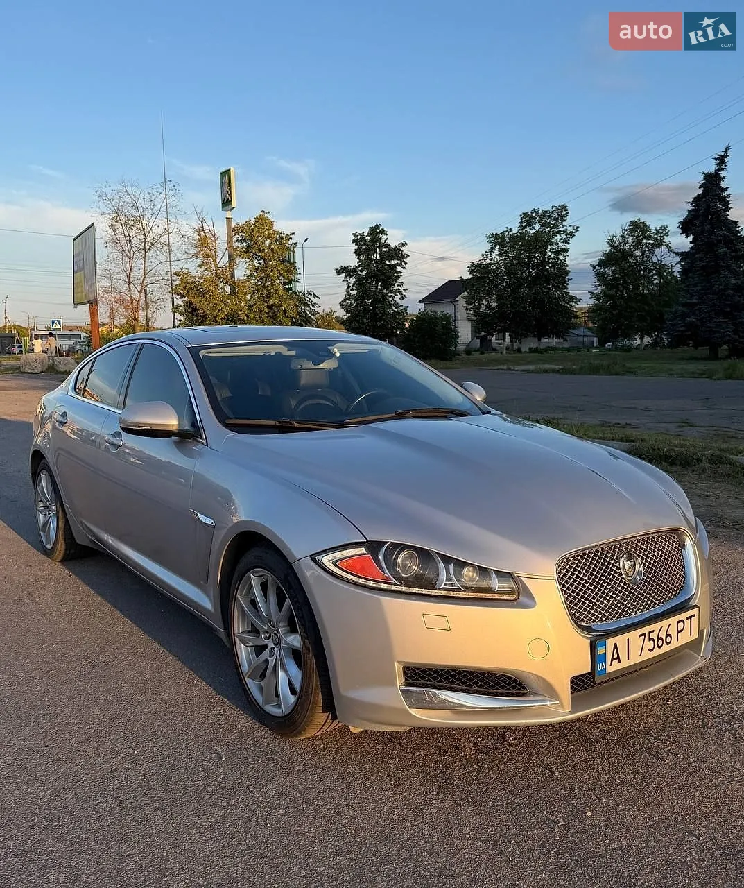 Jaguar XF, 2012