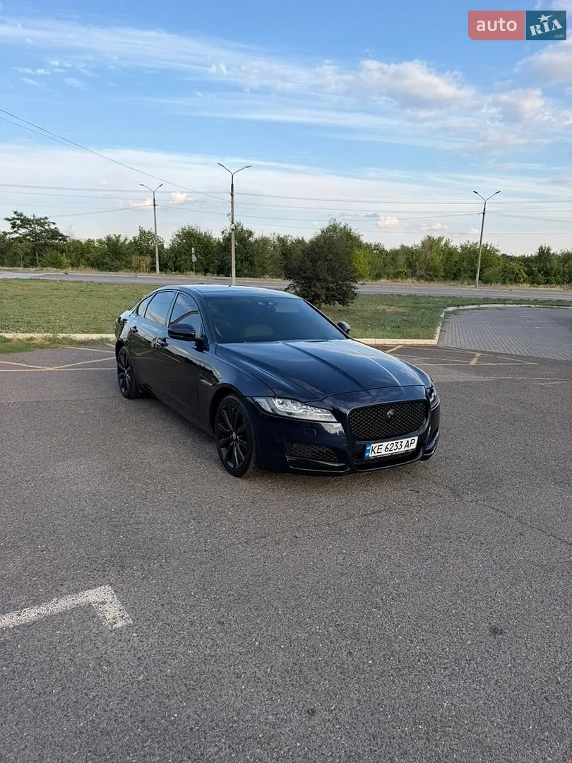 Jaguar XF, 2016